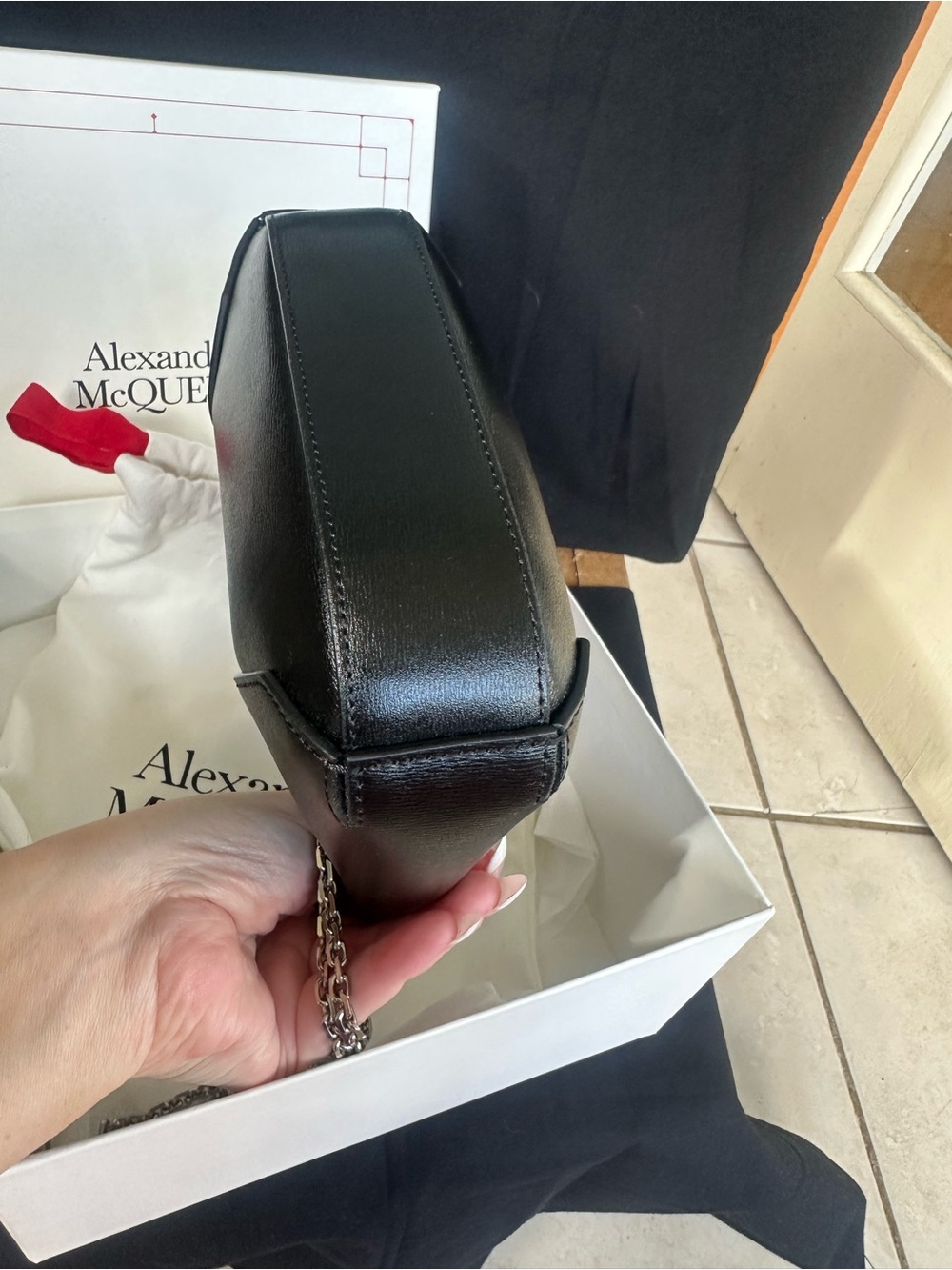 ✨Giftable✨- Alexander McQueen Black Leather Mini Knuckle-Top Shoulder/Crossbody✨ - Picture 6 of 14